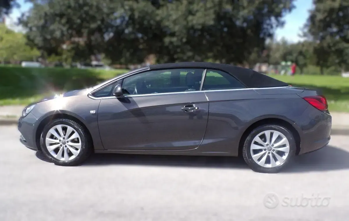 Usata Opel Cascada Cosmo 165 CV (121 kW) 2015 Grigio Cabrio