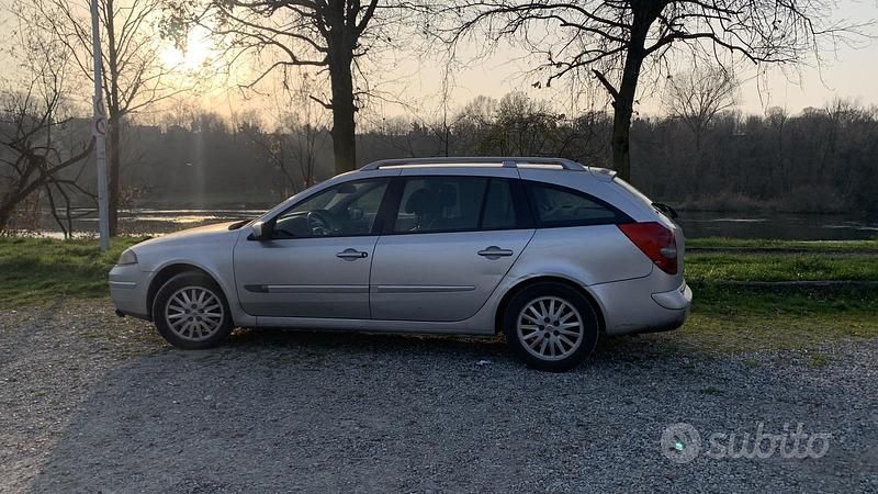 Usata Renault Laguna II 130 CV (95 kW) 2006 Grigio Station wagon