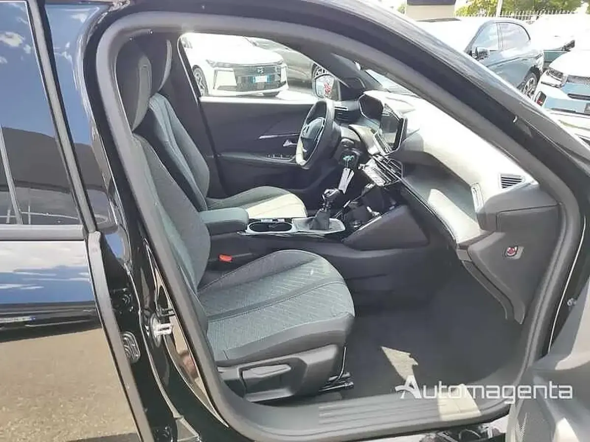 Nuova Peugeot 2008 100 CV (73 kW) 2026 Nero SUV