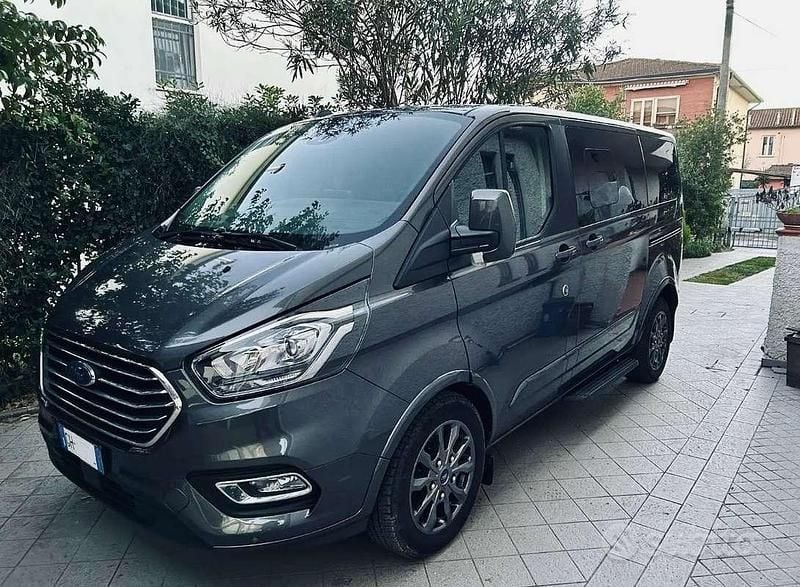Usata Ford Tourneo Custom Titanium 136 CV (100 kW) 2022 Furgone