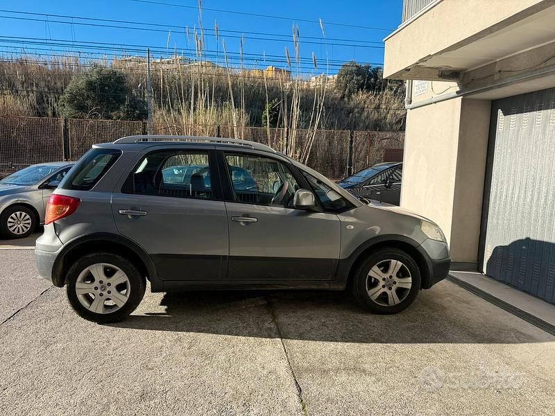 Usata Fiat Sedici 120 CV (88 kW) 2007 Grigio SUV