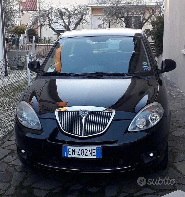 Usata Lancia Ypsilon 69 CV (50 kW) 2012 Utilitaria