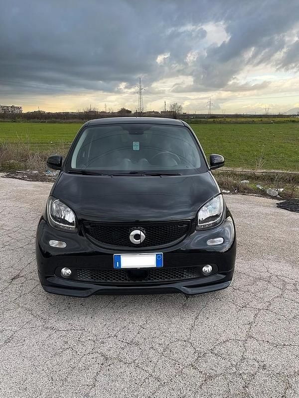 Usata Smart ForFour 71 CV (52 kW) 2019 Nero Utilitaria