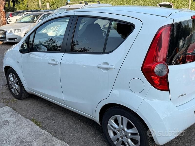 Usata Opel Agila Enjoy 94 CV (69 kW) 2012 Bianco Utilitaria