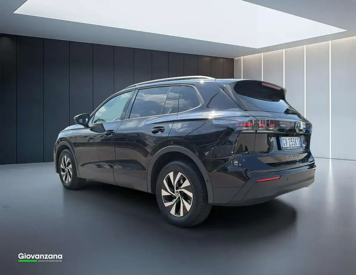 Usata VW Tiguan Allspace Edition 150 CV (110 kW) 2024 Deep black pearl SUV