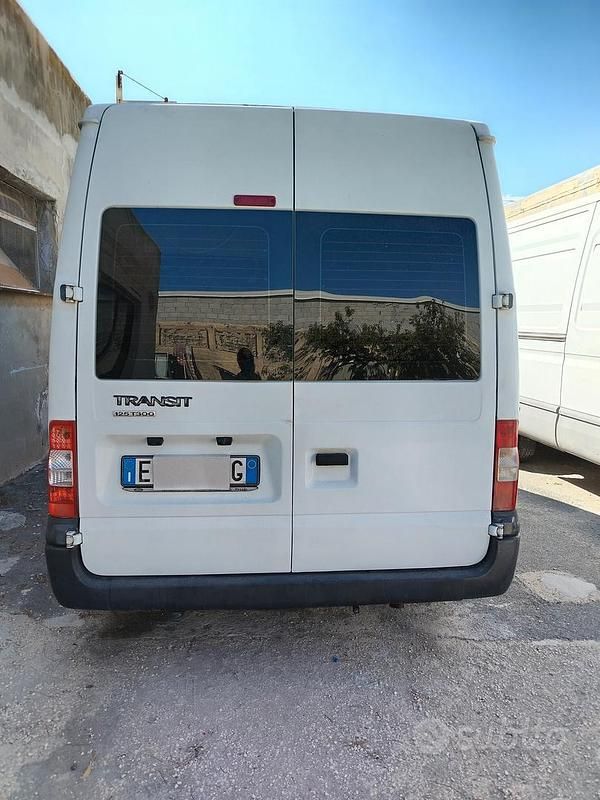 Usata Ford Courier 125 CV (91 kW) 2012 Bianco