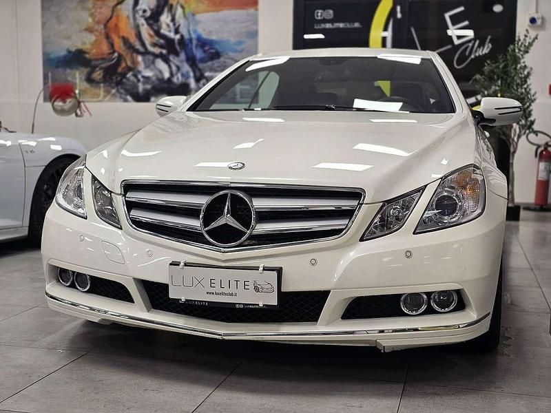Diamond white bright Usata 2009 Mercedes E350 Coupé | 14.999 € (Cara) - Immagine 1/4