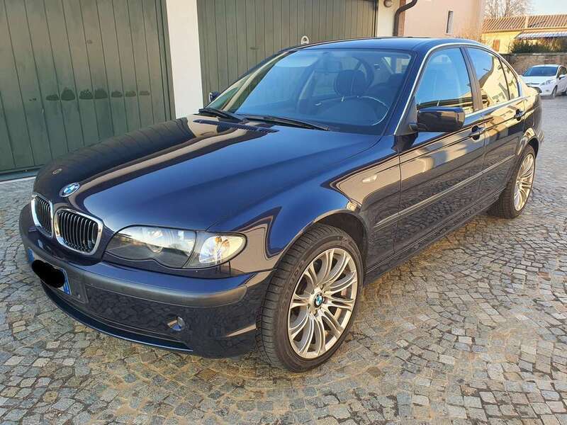 Usato 2002 BMW 325 2.5 Benzin 192 CV (13.900 €)