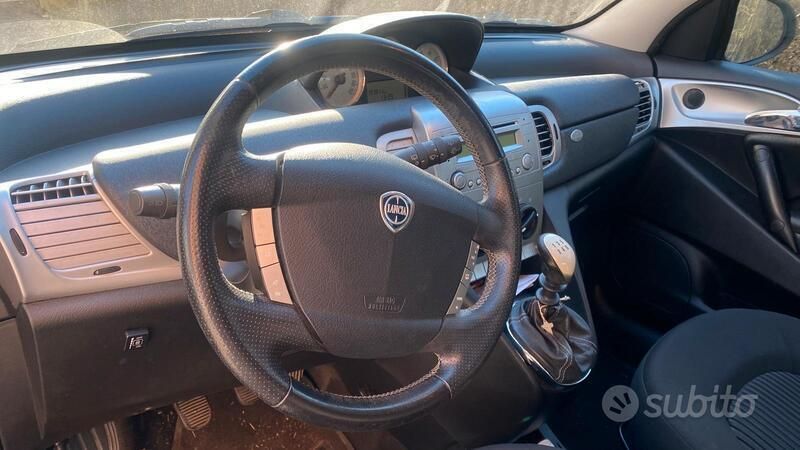 Usata Lancia Ypsilon 77 CV (56 kW) 2010 Utilitaria