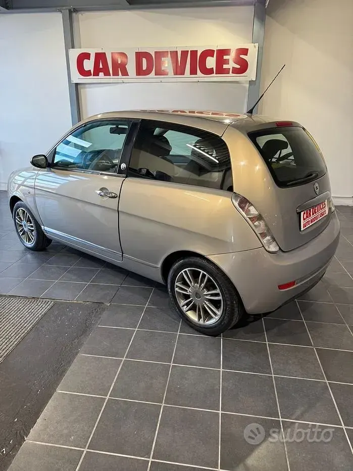 Usata Lancia Ypsilon 77 CV (56 kW) 2009 Beige Utilitaria