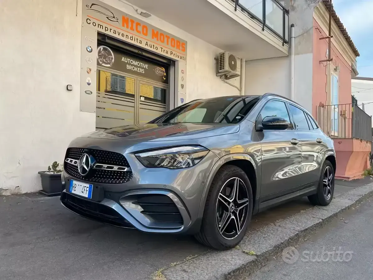 Usata Mercedes GLA180 AMG line 116 CV (85 kW) 2025 Grigio SUV
