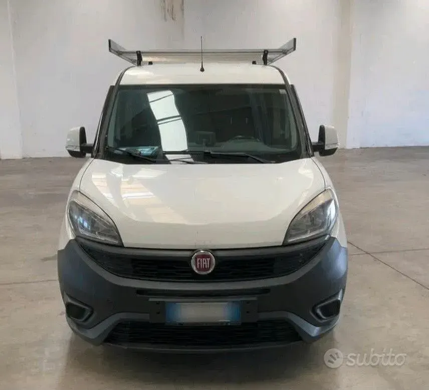 Usata Fiat Doblò 120 CV (88 kW) 2017 Bianco Monovolume