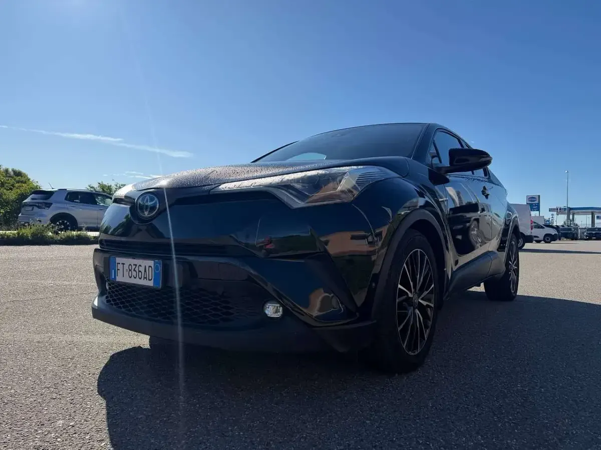 Usata Toyota C-HR Lounge 98 CV (72 kW) 2018 Nero SUV