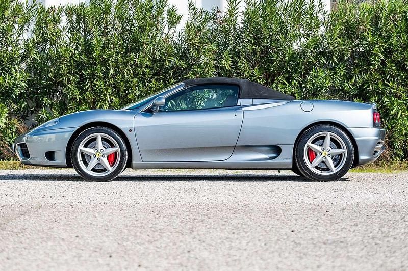 Usata Ferrari 360 400 CV (294 kW) 2005 Grigio titanio Coupé
