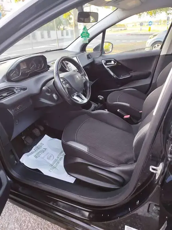 Usata Peugeot 208 Active 75 CV (55 kW) 2016 Nero Utilitaria