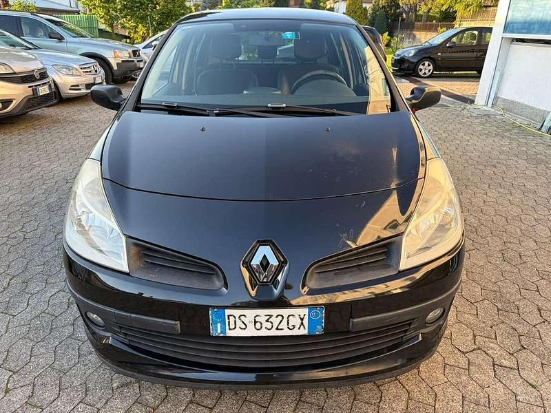 Brugt Renault Clio II 75 HK (55 kW) 2008 Grå Sedan