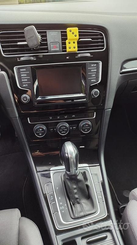 Usata VW Golf VII 2013 Blu Utilitaria