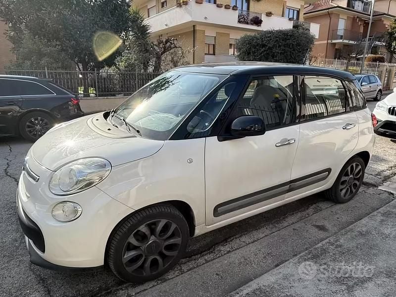 Usata Fiat 500L Living 95 CV (69 kW) 2016 Bianco Monovolume