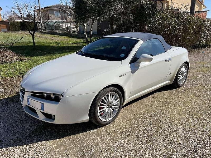 Usata Alfa Romeo Spider 209 CV (153 kW) 2009 Bianco Cabrio