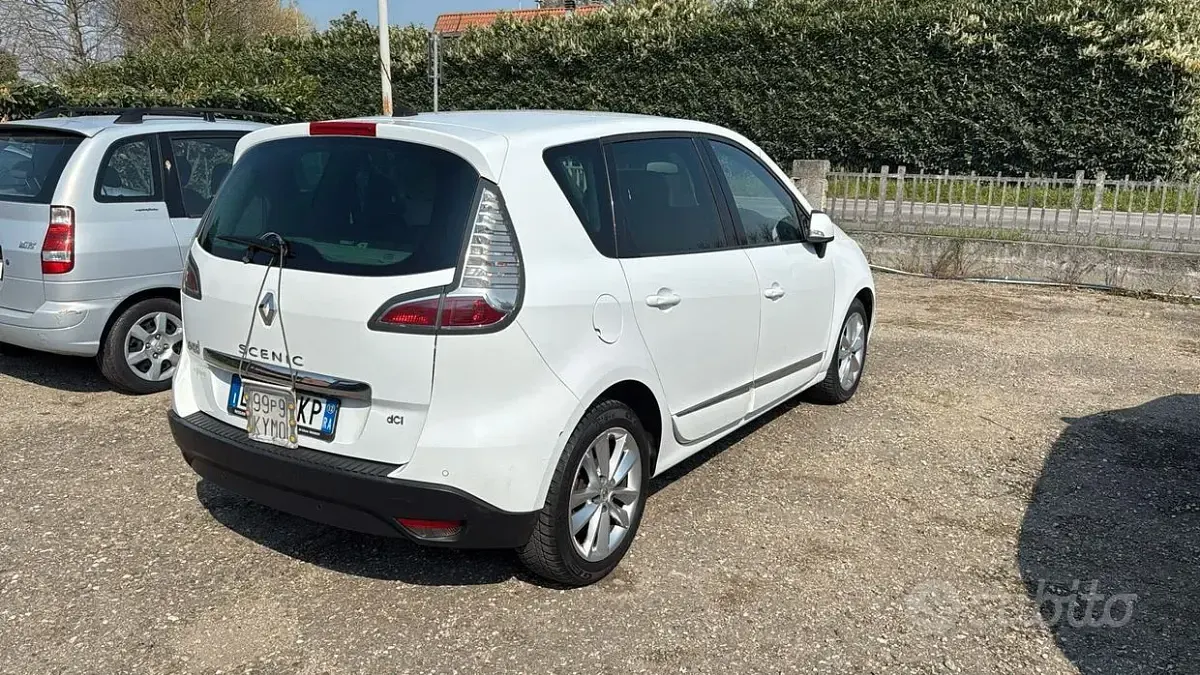 Usata Renault Scénic III XMOD 110 CV (80 kW) 2013 Bianco Monovolume