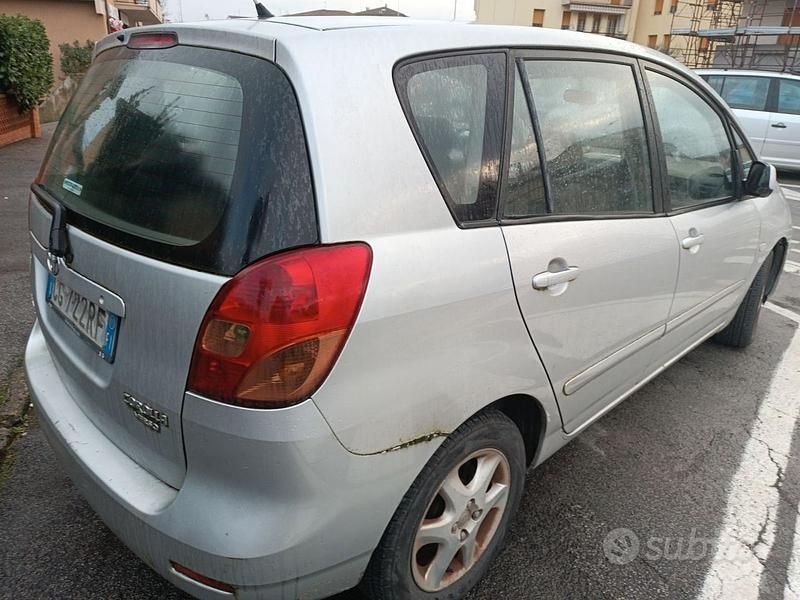 Usata Toyota Corolla Verso 2003 Monovolume