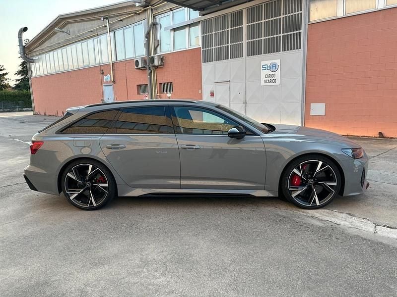 Usata Audi RS6 Comfort 599 CV (440 kW) 2022 Grigio Station wagon