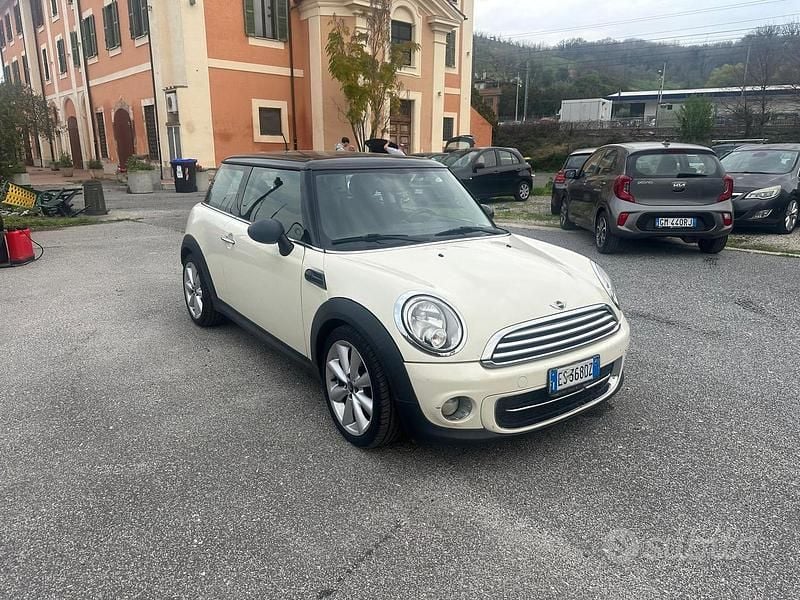 Usata Mini Cooper D 112 CV (82 kW) 2013 Bianco Utilitaria