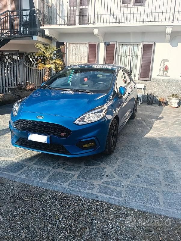Blu Usata 2019 Ford Fiesta ST-Line Berlina | 15.500 € (Molto cara) - Immagine 1/4
