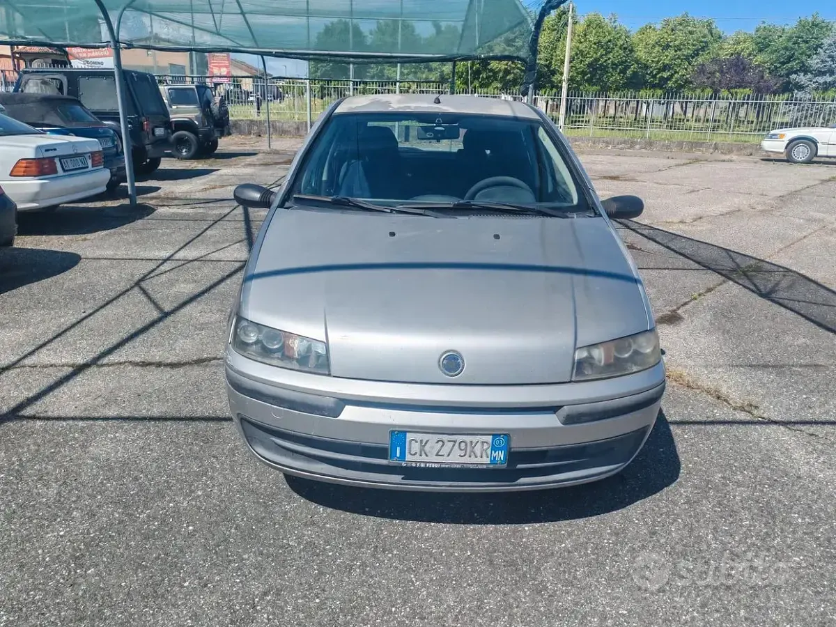 Usata Fiat Punto 60 CV (44 kW) 2003 Grigio Utilitaria