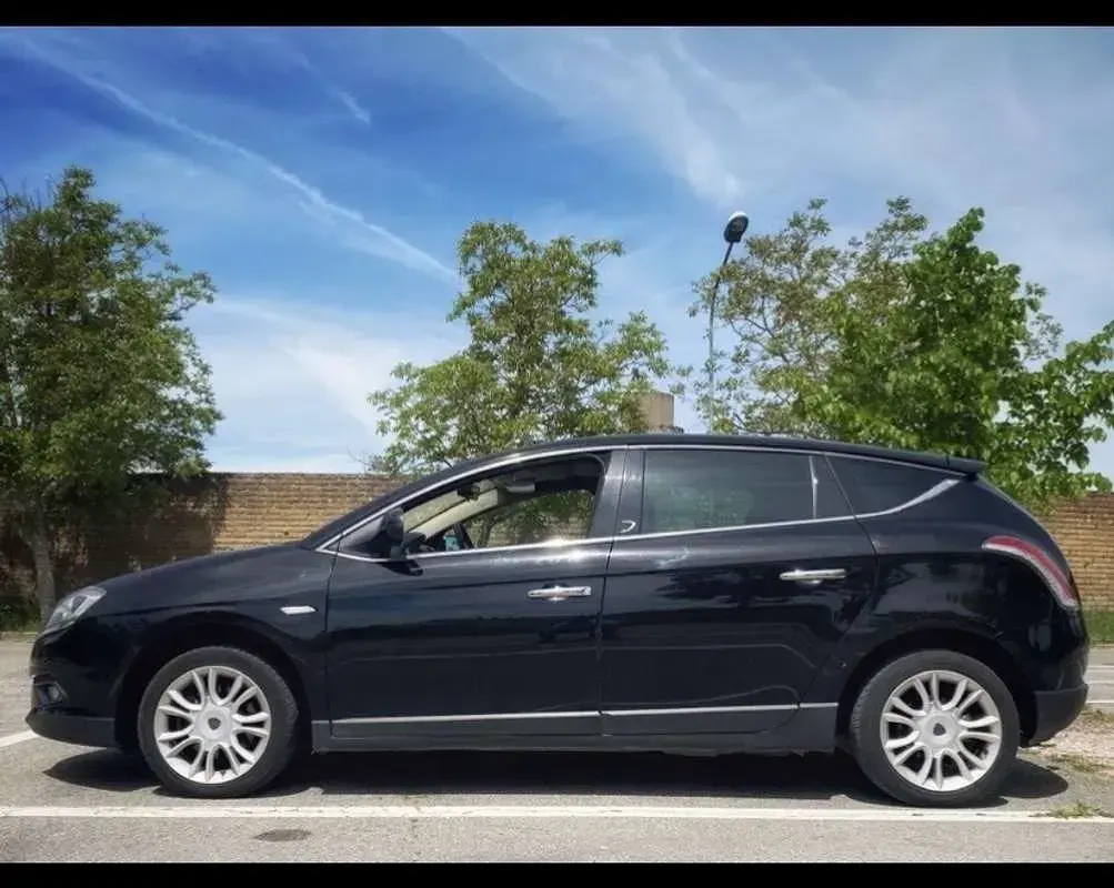 Usado Lancia Delta 120 CV (88 kW) 2008 Utilitario