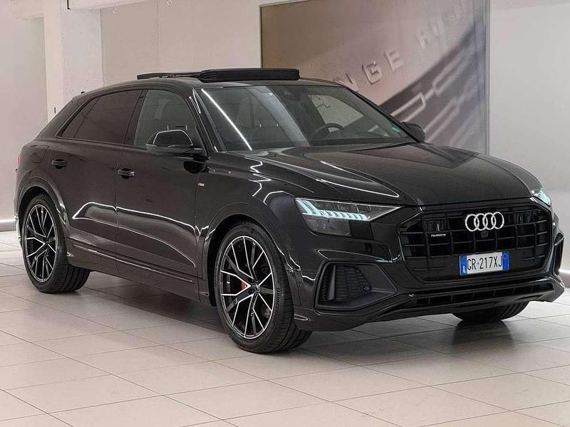 Nero Usata 2023 Audi Q8 S-Line SUV | 71.900 € (Molto cara) - Immagine 1/4