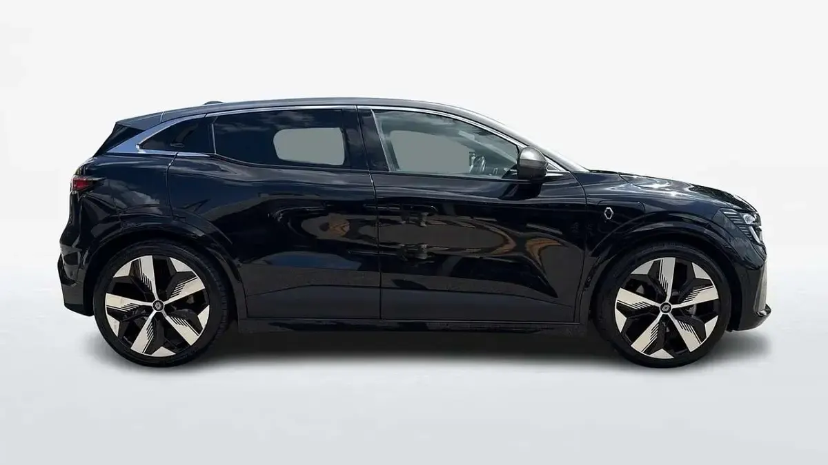 Usata Renault Megane E-Tech Techno 160 kW (218 CV) 2022 Grigio Berlina