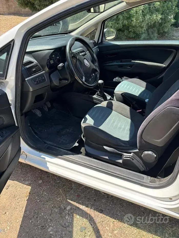 Usata Fiat Grande Punto 75 CV (55 kW) 2008 Bianco Utilitaria