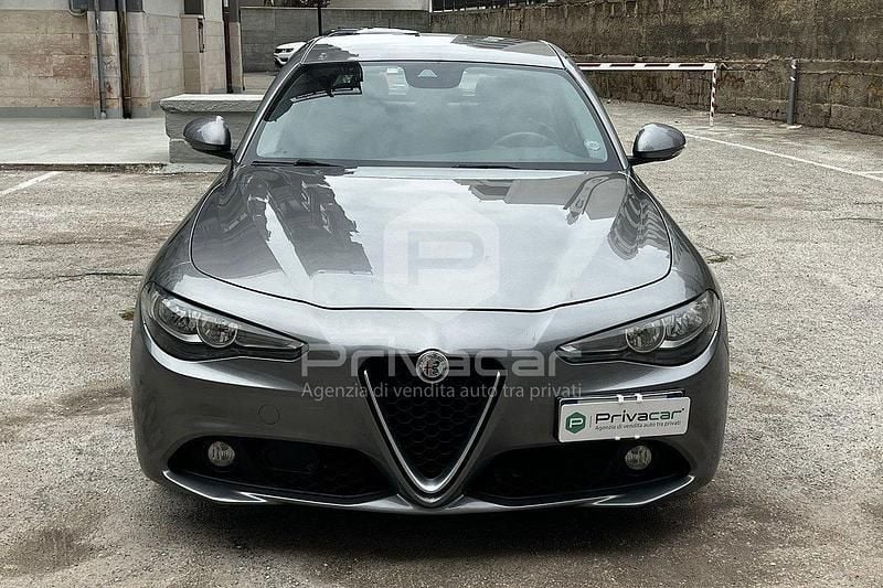 Usata Alfa Romeo Giulia Super 180 CV (132 kW) 2017 Grigio Berlina