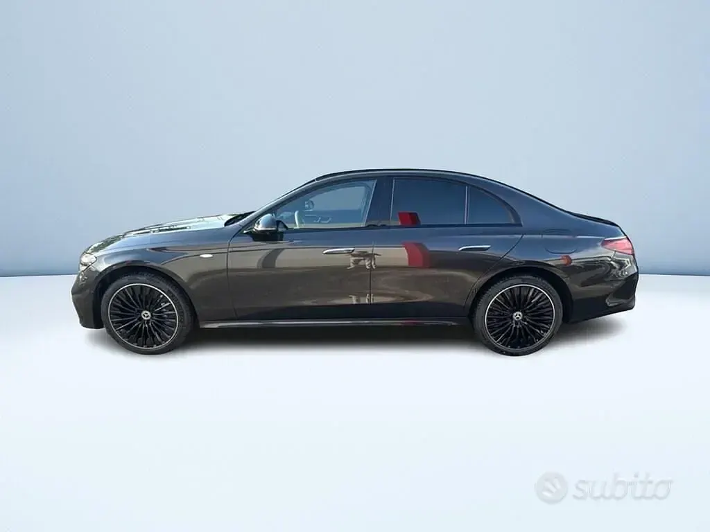 Nuova Mercedes E300 AMG Line Premium 197 CV (144 kW) 2026 Grigio Berlina