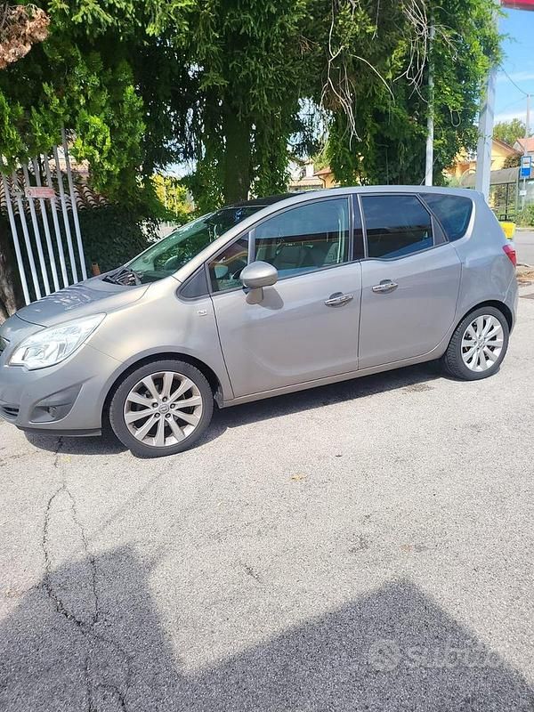 Usata Opel Meriva 2010 Grigio Monovolume