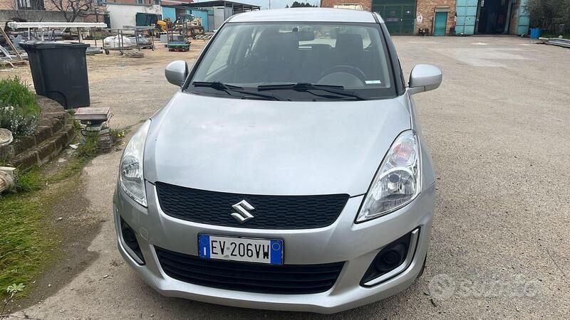 Usata 2014 Suzuki Swift Due volumi | 5000 € (Buon prezzo) - Immagine 1/4