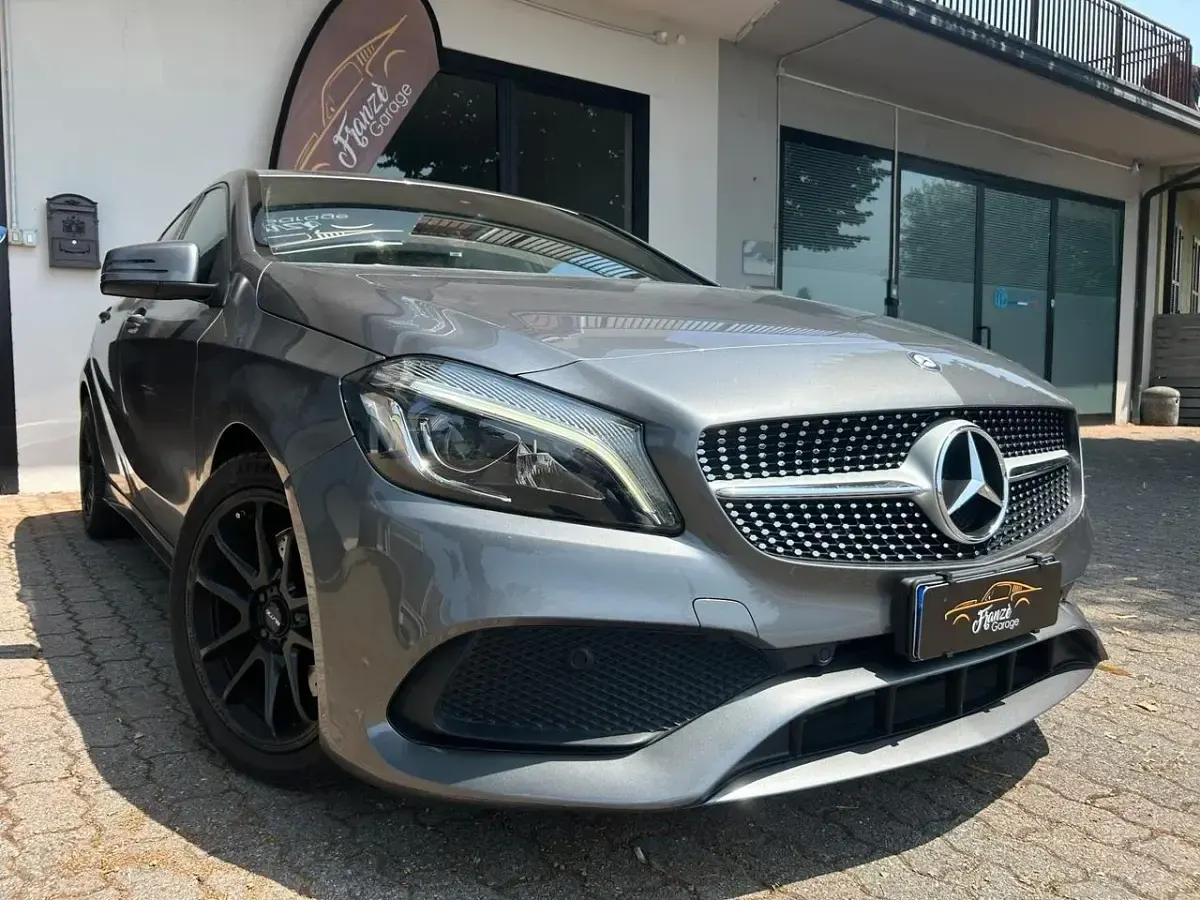 Usata Mercedes 220 AMG line 177 CV (130 kW) 2016 Grigio Berlina