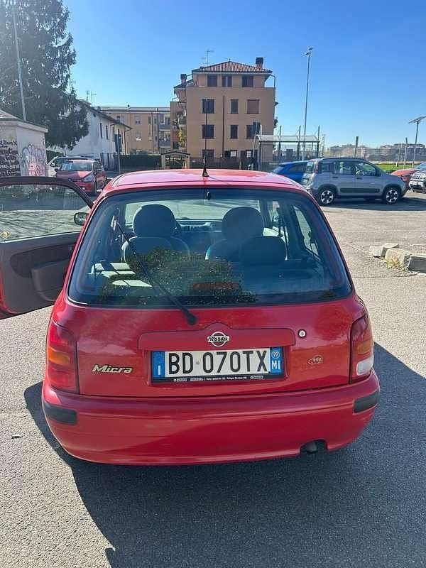 Usata Nissan Micra 54 CV (39 kW) 1999 Rosso Utilitaria