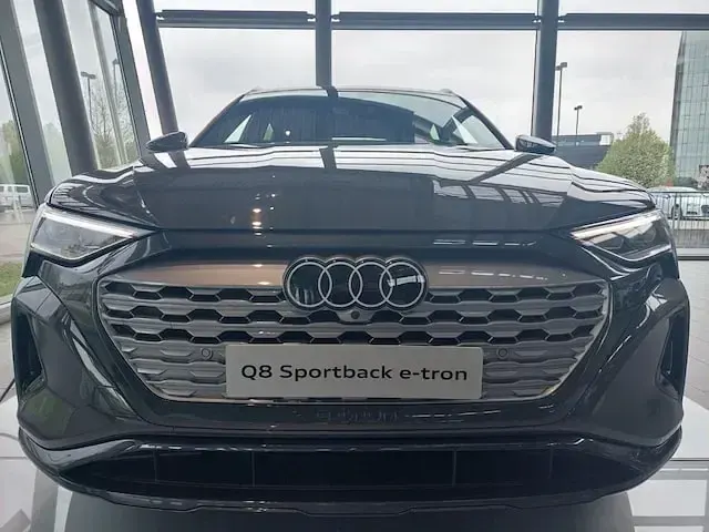 Usata Audi Q8 e-tron Advanced Plus 250 kW (340 CV) 2024 Grigio magnete SUV