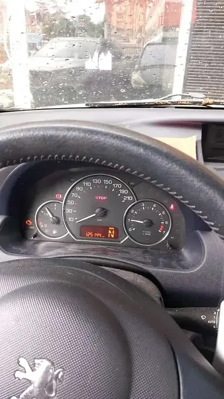 Usata Peugeot 1007 82 CV (60 kW) 2005 Nero Monovolume