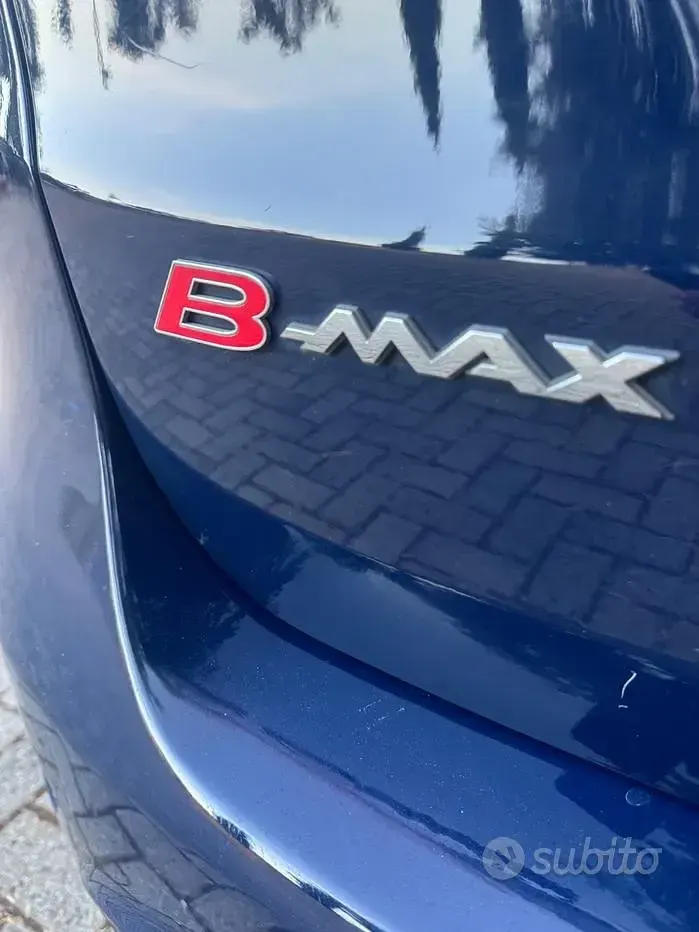 Usata Ford B-MAX Titanium 75 CV (55 kW) 2015 Blu Monovolume