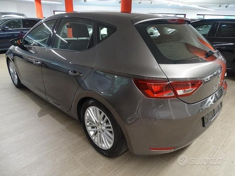 Usata Seat Leon 86 CV (63 kW) 2016 Grigio Berlina