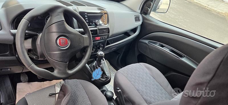 Usata Fiat Doblò 105 CV (77 kW) 2012 Bianco Monovolume