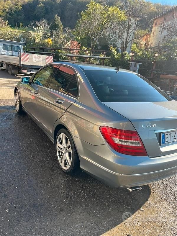 Usata Mercedes C220 170 CV (125 kW) 2014 Grigio Berlina
