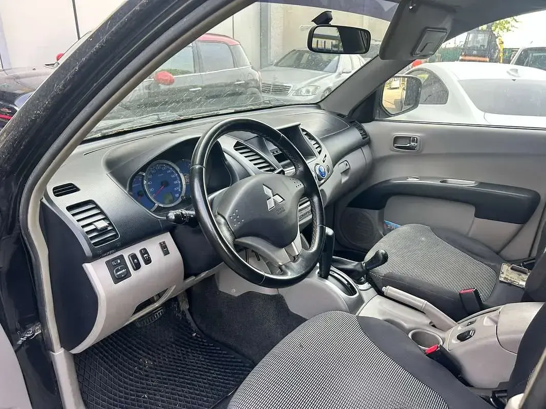 Usata Mitsubishi L200 Intense 136 CV (100 kW) 2007 Nero Pick-up