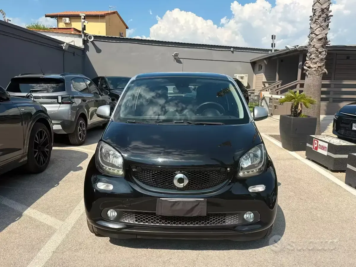 Usata Smart ForFour Passion 71 CV (52 kW) 2016 Nero Utilitaria