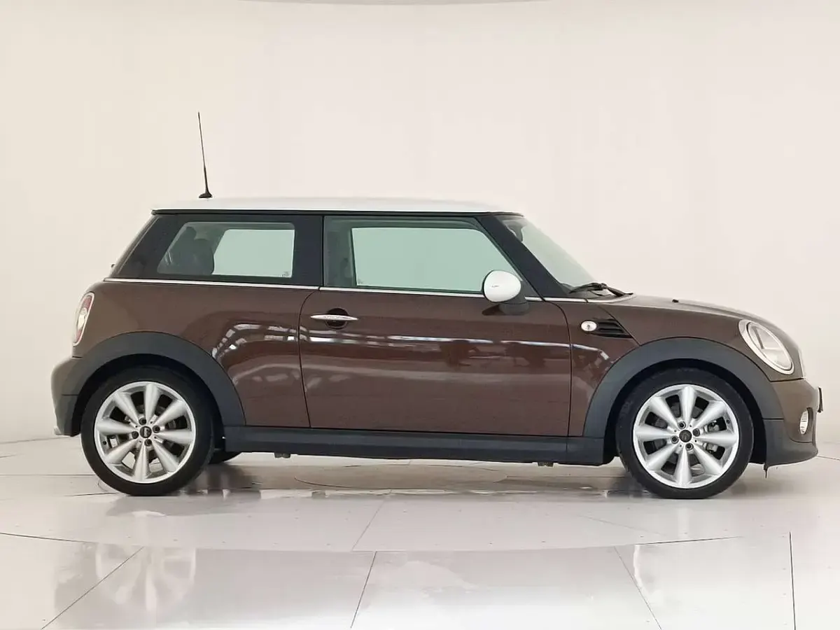 Usata Mini Cooper 122 CV (89 kW) 2011 Marrone Utilitaria