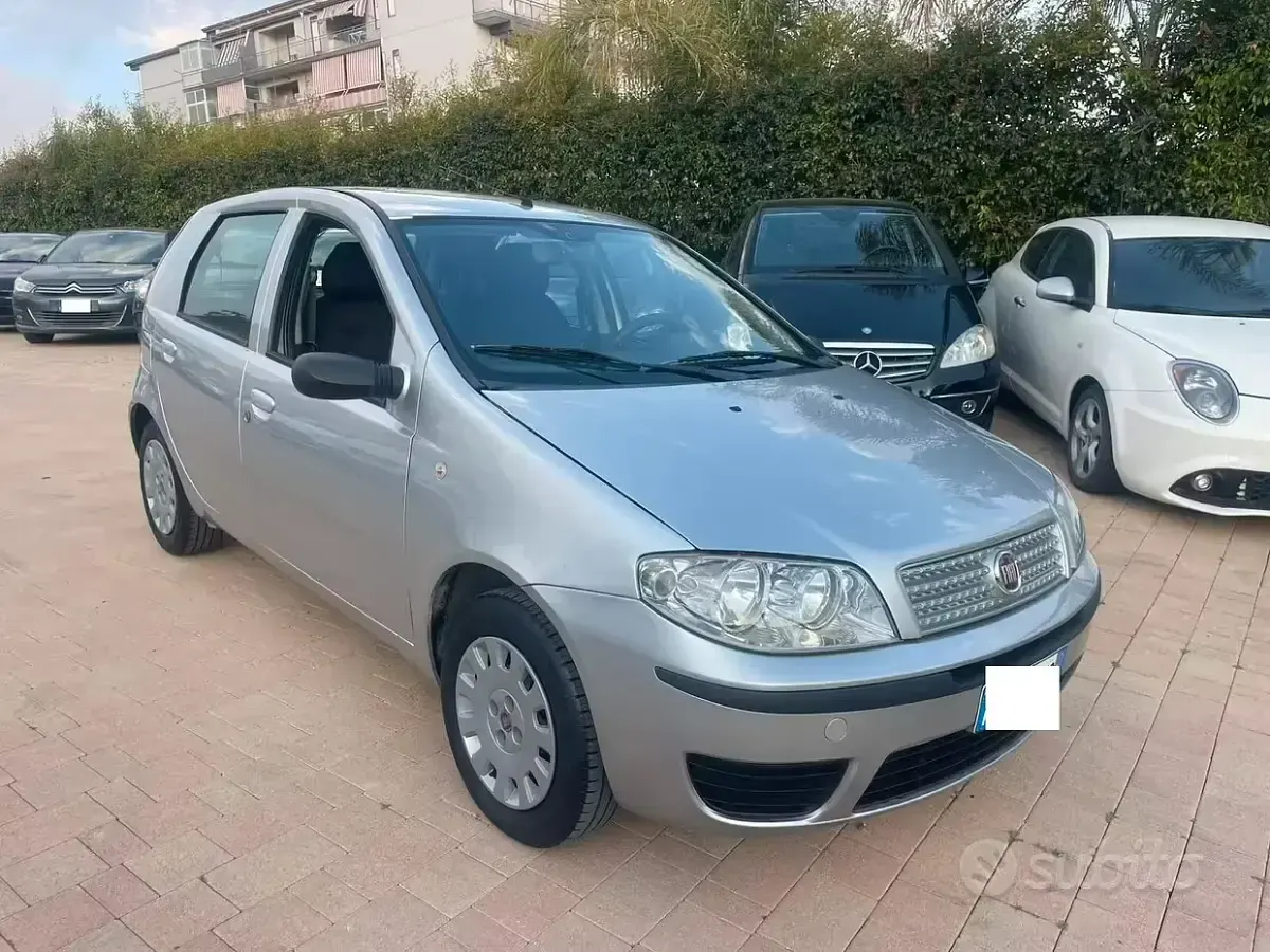Usata Fiat Punto Classica 60 CV (44 kW) 2011 Grigio Utilitaria