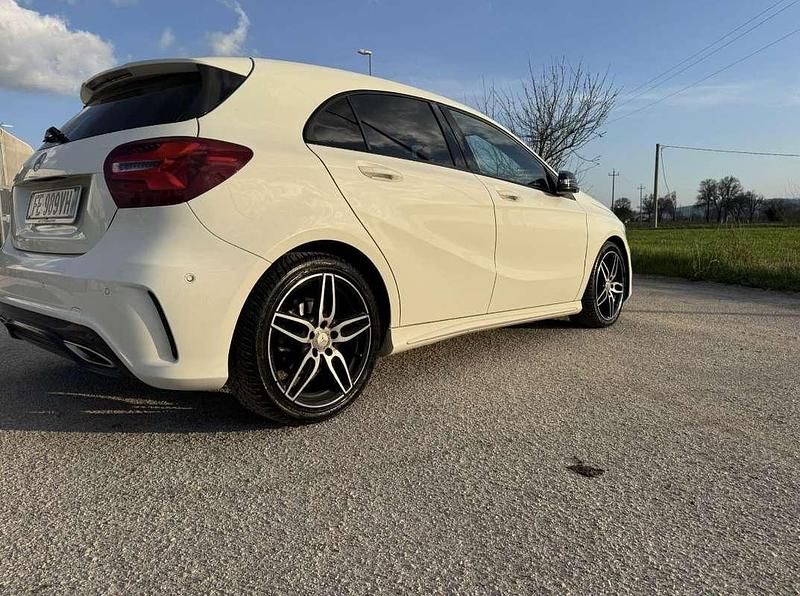 Usata Mercedes A200 Premium 136 CV (100 kW) 2016 Utilitaria